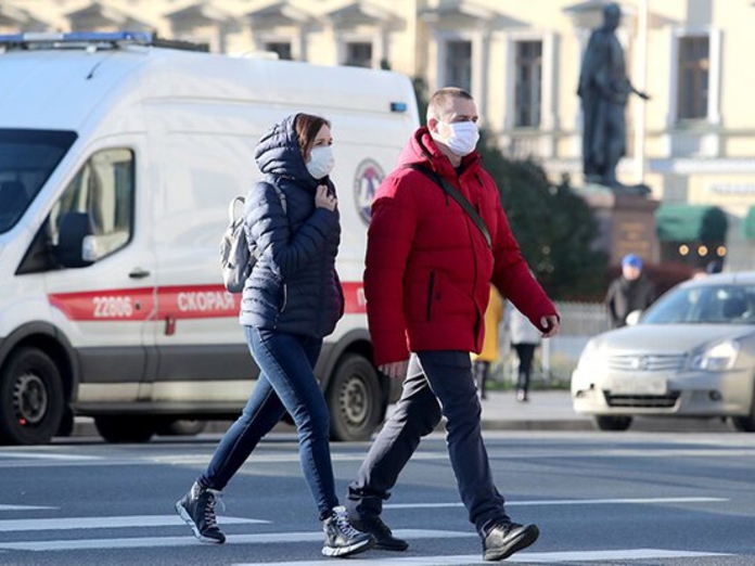 Число заражений ковидом в Петербурге держится на отметке выше 21 тыс.