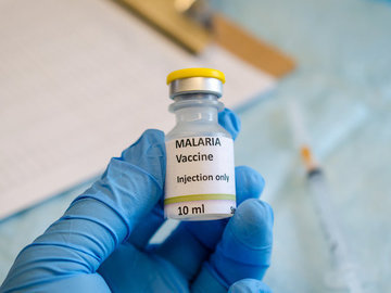 ВОЗ одобрила новую вакцину против малярии