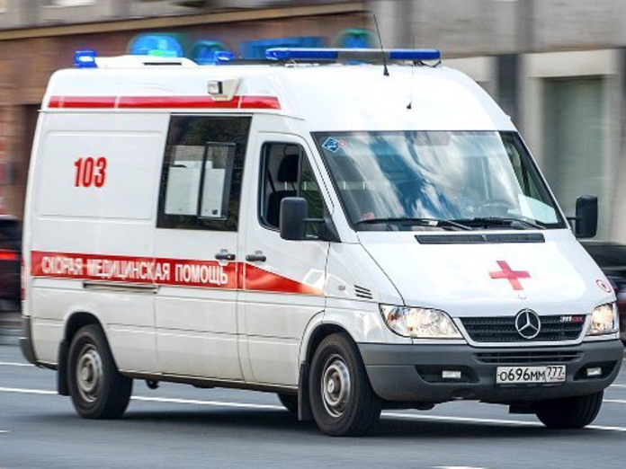Врач пожаловался на очереди из машин скорой помощи в Петербурге