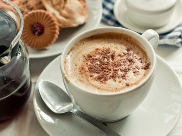 Врачи: сколько чашек кофе в день можно пить без риска для сердца