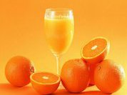 Апельсин или апельсиновый сок? Что же полезнее?