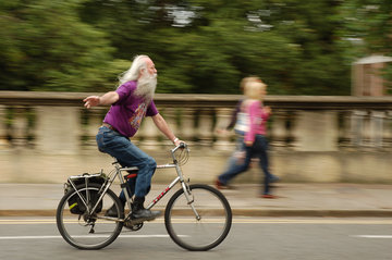 Физиотерапевт Мелия: пенсионерам перед ездой на велосипеде нужно проверить зрение и слух