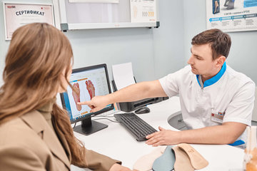 Belfast Live: ирландка с нервным тиком не может управлять ногой