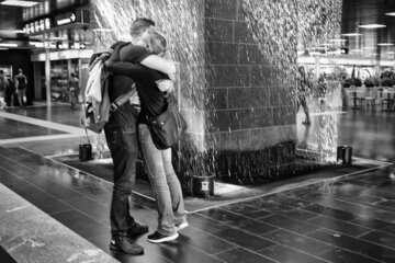 Infobae: объятия снижают стресс