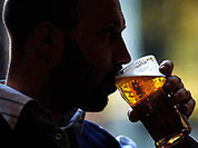 Почему мужчины спиваются чаще