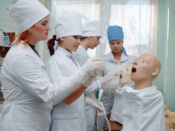 Беглов предпочел "замять" системные проблемы в здравоохранении Петербурга на выступлении ко Дню медсестры