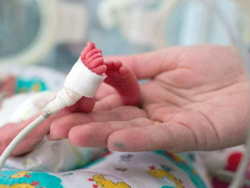 Тюменские врачи выходили ребенка весом 590 граммов