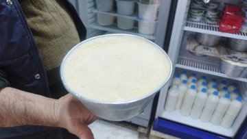 Гепатолог Вялов призвал не употреблять на завтрак обезжиренный йогурт