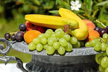 Эксперт: для диеты лучше всего подходят зелёные фрукты и ягоды