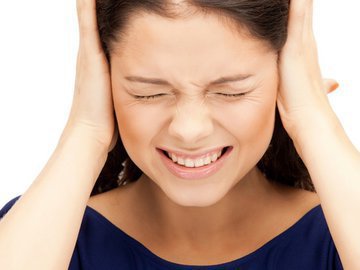 Шум в голове может оказаться симптомом опухоли