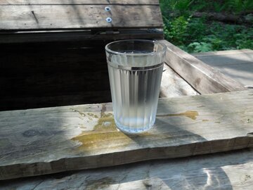 Врач Малышева: вода выводит токсины