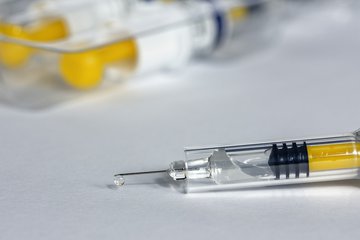 Британские ученые и компания AstraZeneca разрабатывает вакцину от рака легких
