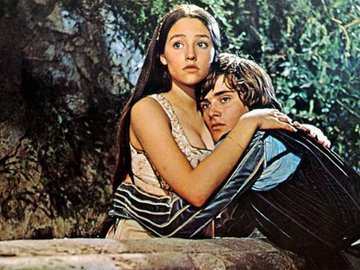 Секс в первый раз: когда начинать половую жизнь