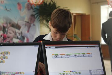 «Ъ»: учеба повышает риск сколиоза у детей