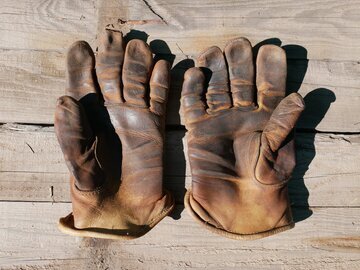 Терапевт Тен: в кожаных перчатках может развиться грибок