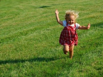 Первые шаги ребенка: что можно делать и что нельзя