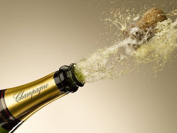 Как пить шампанское без вреда для организма: Гастроэнтеролог поделился секретом