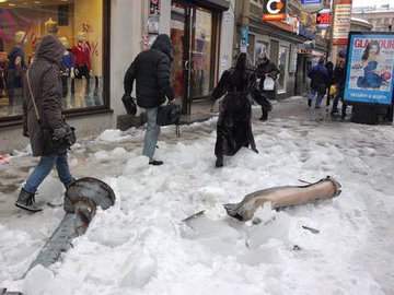 В Петербурге два человека получили травмы в результате падения на льду в праздники