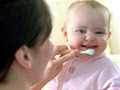 Первый зубик у ребенка отправляет маму в санэпиднадзор