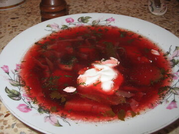 Гастроэнтеролог Ковалева: сало в борще вредит сердечникам