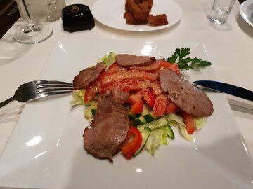 Гастроэнтеролог Вялов: поздний ужин вызывает бессонницу