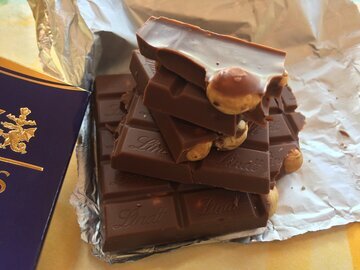 Врач Романенко: психологический голод вызывает тягу к шоколаду