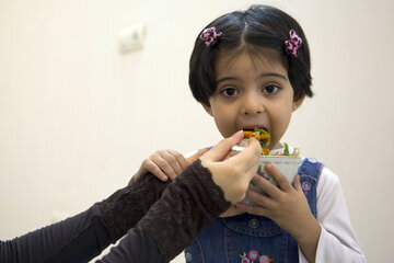 Филатов: отсутствие слез у ребенка указывает на обезвоживание