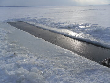 Врач Смирнов: купание в проруби должно длиться 20 секунд