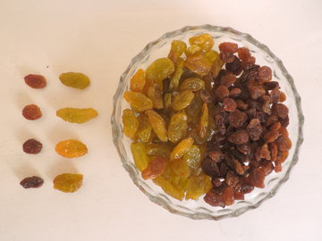 Врач Малышева: сухофрукты могут привести к ожирению