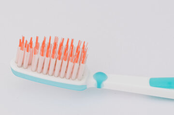 Врач Беляева советует менять зубную щетку раз в месяц