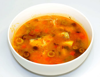 Гастроэнтеролог Сухорукова: борщ и харчо вызывают обострение при панкреатите