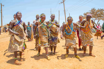 Врач Баранова: люди в племенах стареют медленнее