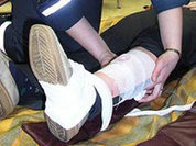 Первую помощь теперь должны оказывать милиционеры и военные