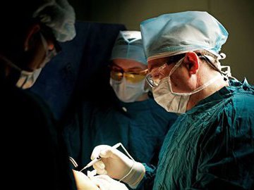 В Тюмени врачи удалили золотой зуб из легкого пациента