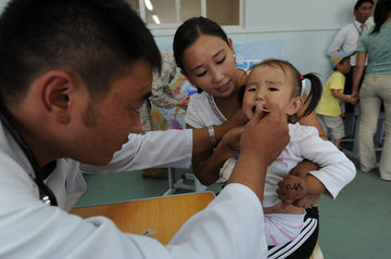 Смирнов: спокойствие родителей снизит тревогу ребенка в день операции