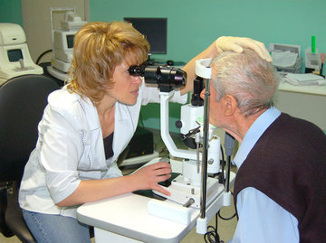 Проверка зрения выявляет признаки деменции