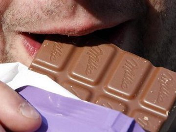 Шоколадка спасет от инфаркта