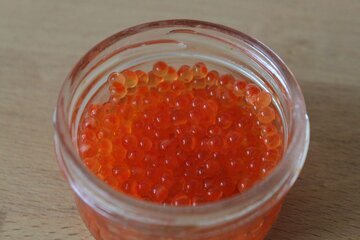 Врач Филатов: красная икра повышает давление