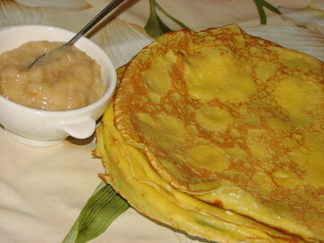 Диетолог Стародубова: переедание блинами вредит ЖКТ