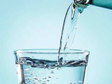 Нельзя пить воду: Артем Мерино рассказывает о суточной норме