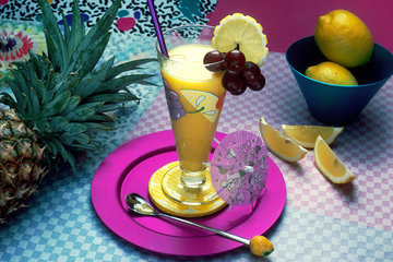 Фармаколог Быков: фруктовый сок мешает работе лекарств от изжоги