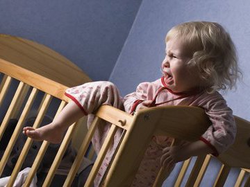 Выяснена причина ночной бессонницы у младенцев