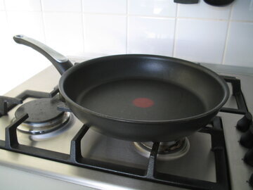 Врач Филатов запретил жарить на оливковом масле