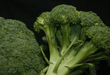 Врач Хан: орехи и брокколи снижают голод