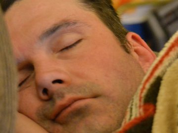 Терапевт Лаврищев назвал связь сонливости и проблем с щитовидной железой