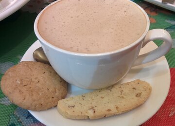 F&F: слишком горячий кофе вызывает рак желудка