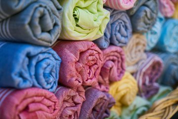 Дерматолог Кузнецов: бумажные полотенца и замена наволочек не вылечат акне