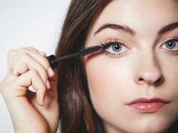 Как правильно соблюдать гигиену макияжа глаз?