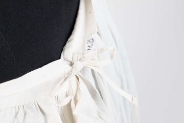 Хирург Монахов: утягивающее белье доведет до грыжи