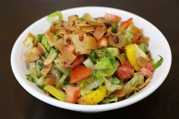 Диетолог Стародубова советует ужинать за 3,5-4 часа до сна